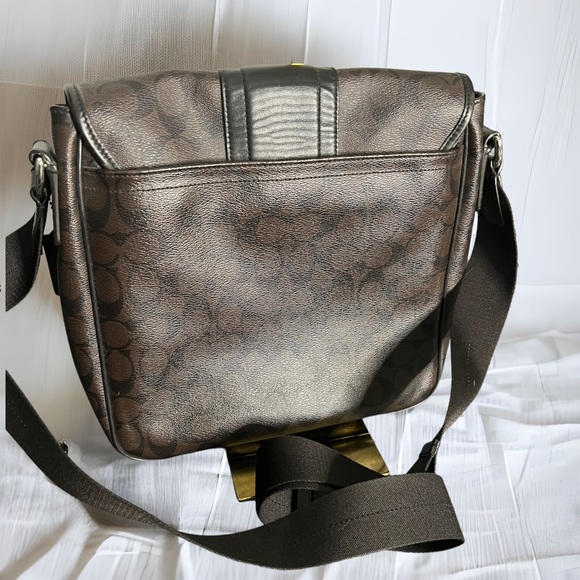 Coach Heritage Signature Map Mahogany/Brown Pebbled Messenger Bag Unisex - Picture 3 of 9